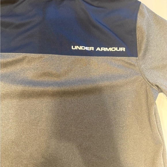 Under Armour Button Down with Shorts - Picture 5 of 9